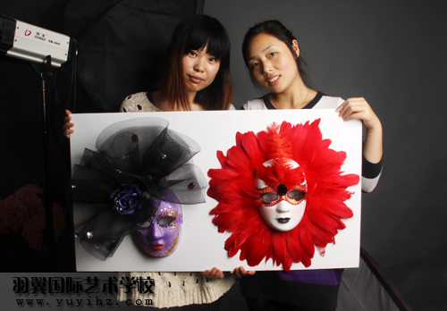 陈程曦和吴媛媛的面具造型